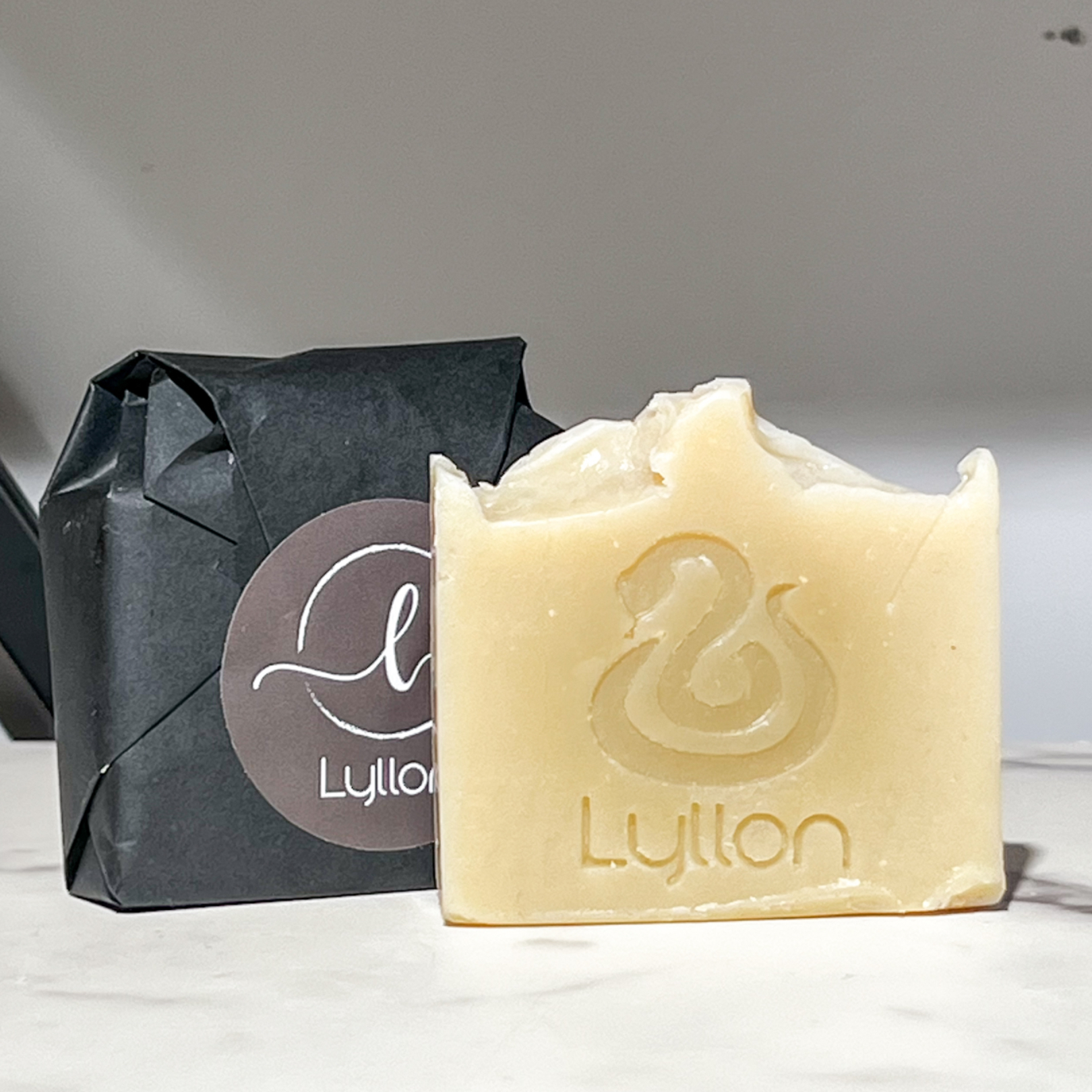 Snake Skin Soap 蛇皮皂 身體及面部兩用 | For Body & Face1